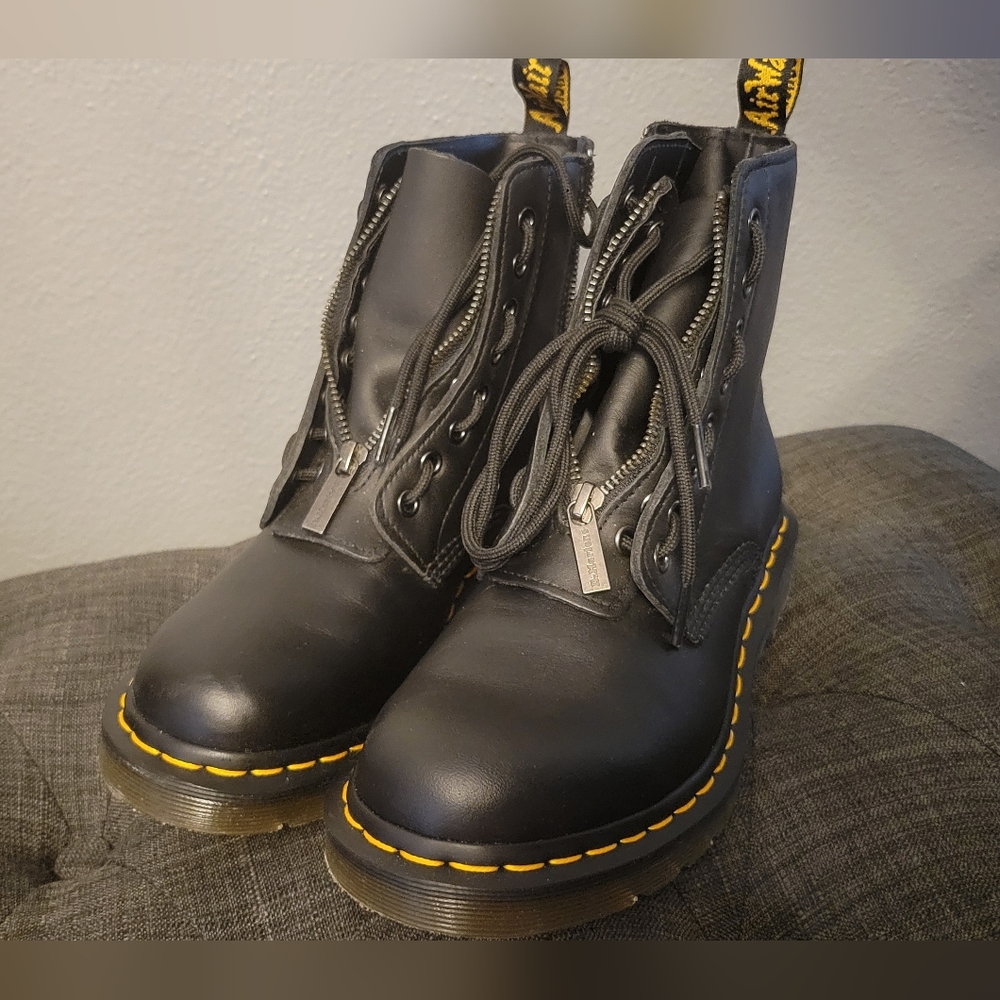 Dr. Martens 1460 Pascal Front Zip